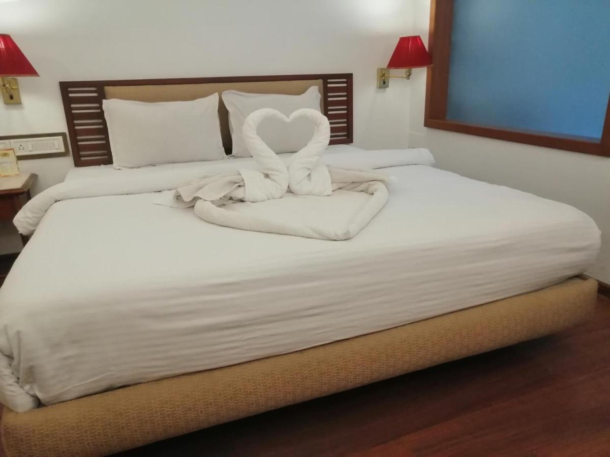Maharaja Regency Hotel Satara Ngoại thất bức ảnh