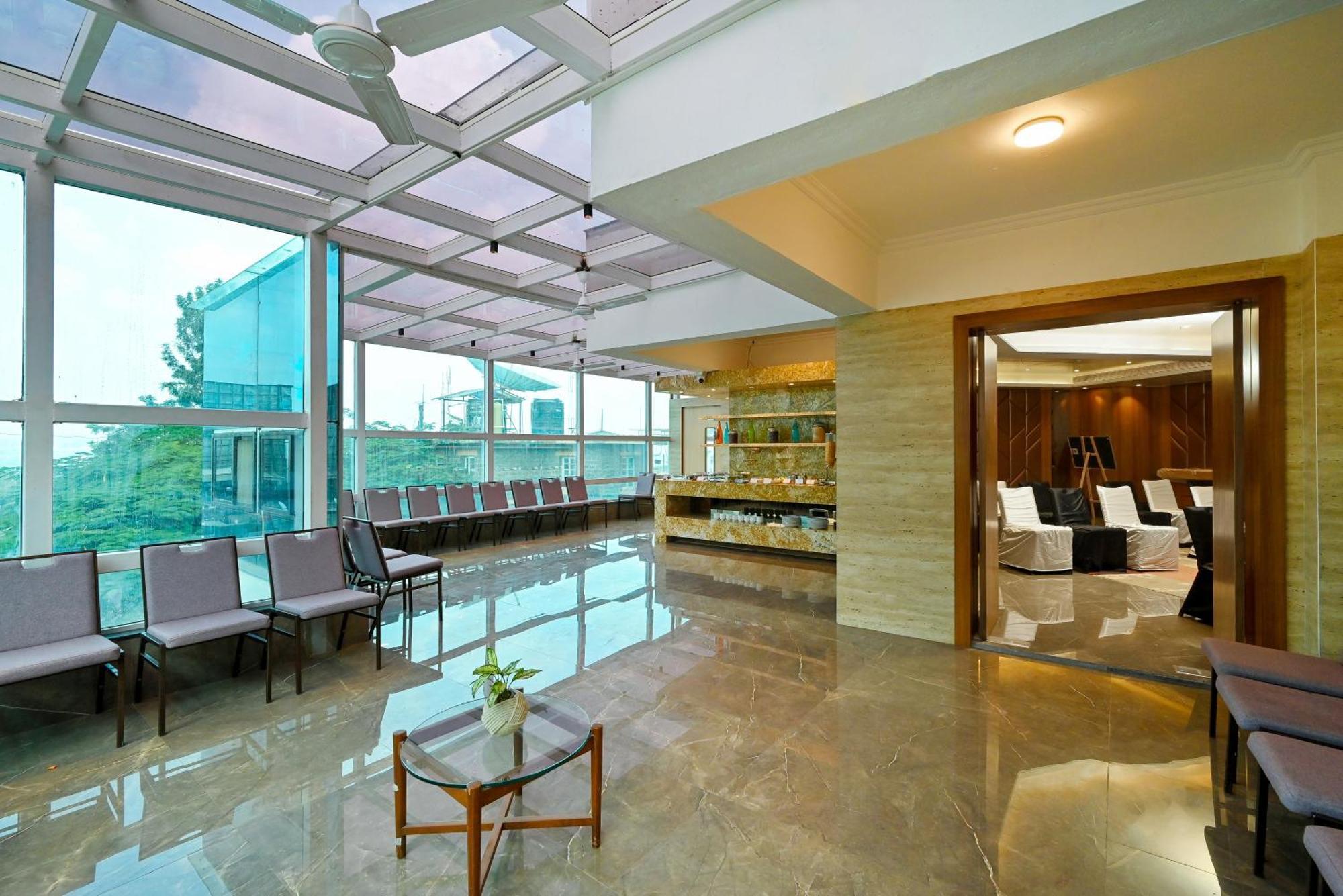 Maharaja Regency Hotel Satara Ngoại thất bức ảnh