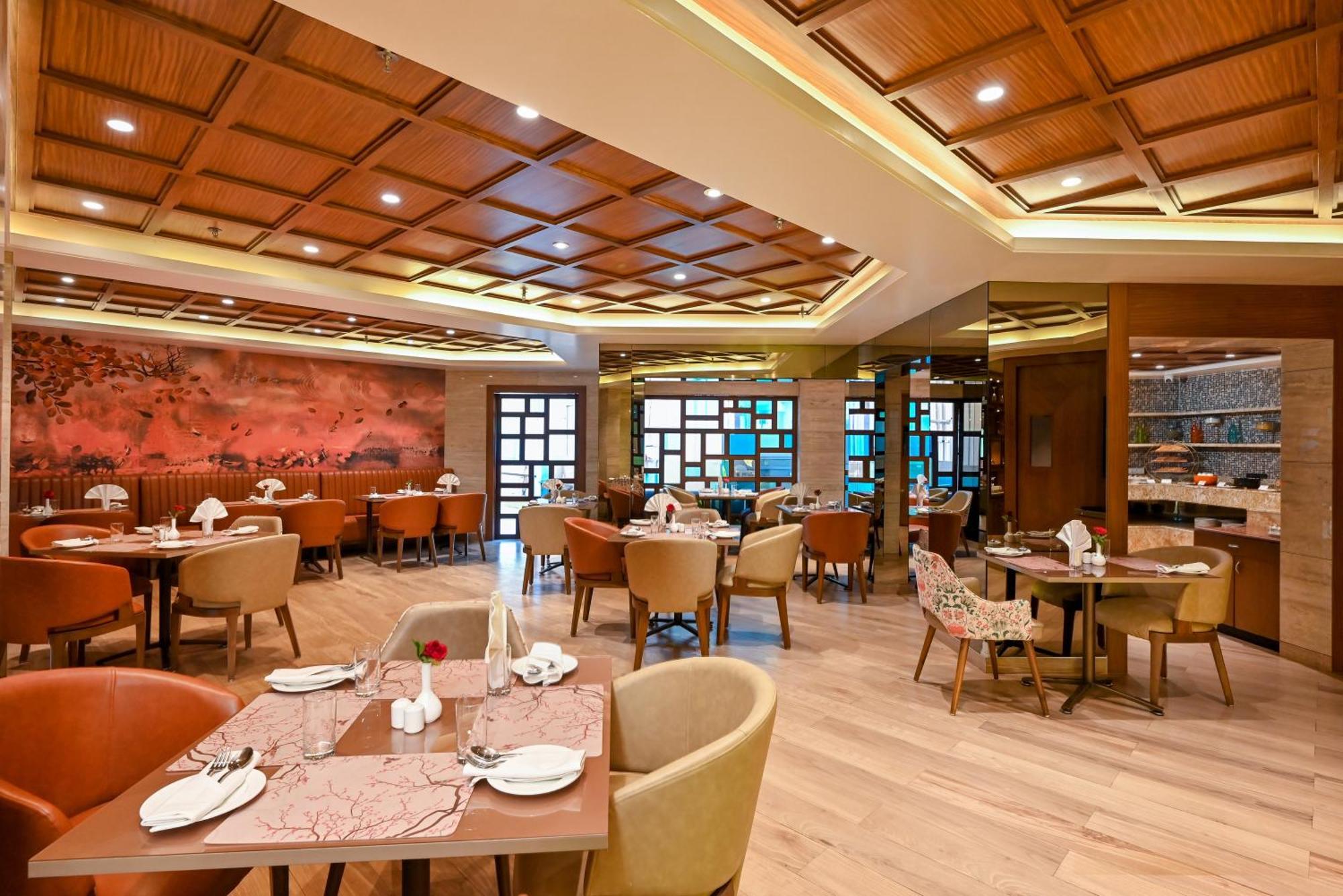 Maharaja Regency Hotel Satara Ngoại thất bức ảnh