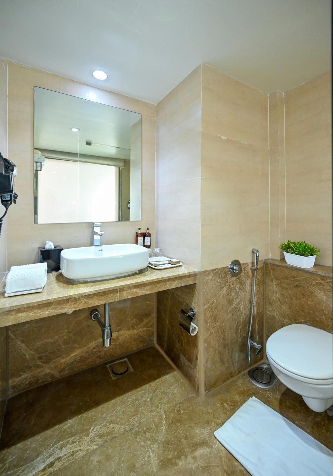 Maharaja Regency Hotel Satara Ngoại thất bức ảnh