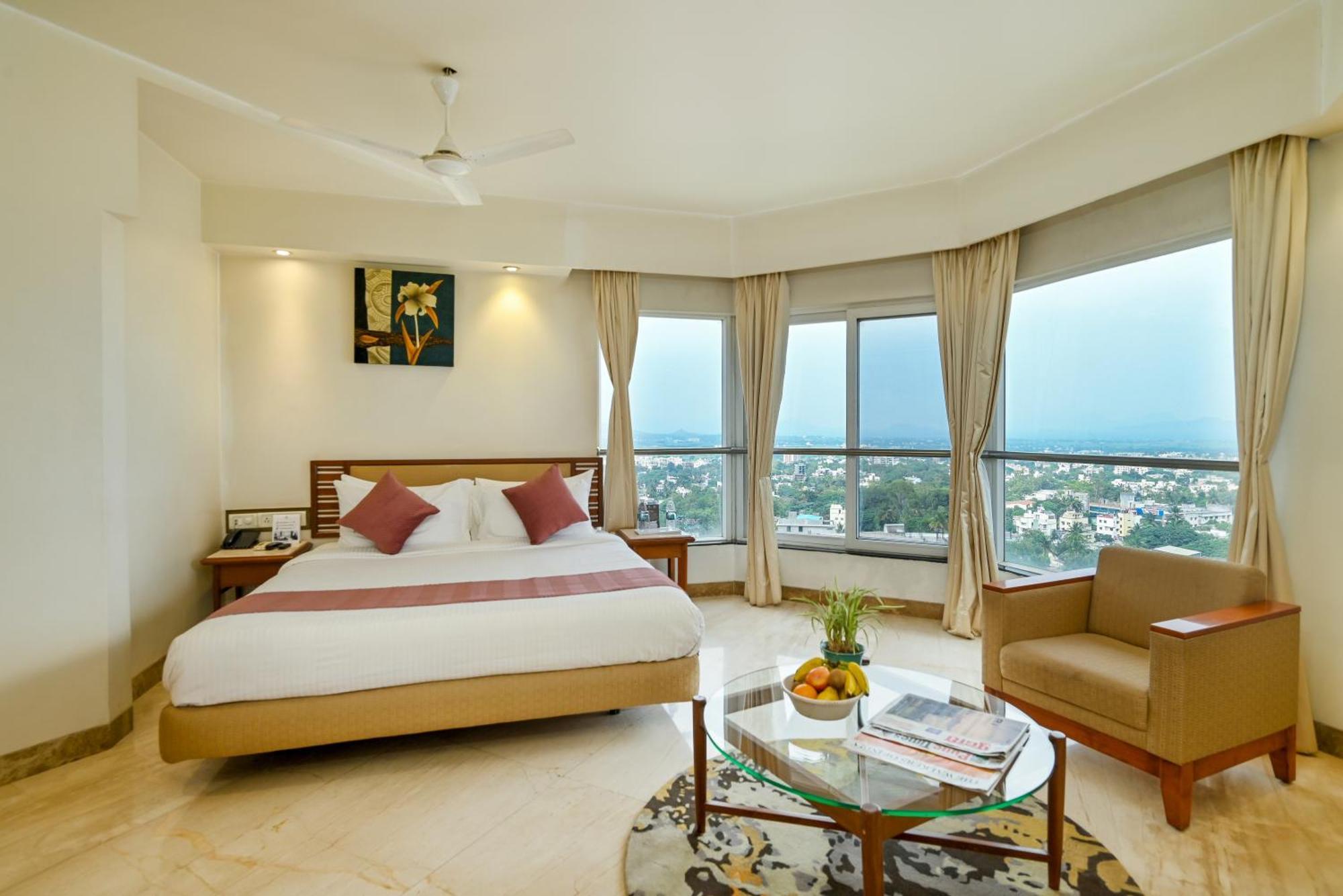 Maharaja Regency Hotel Satara Ngoại thất bức ảnh