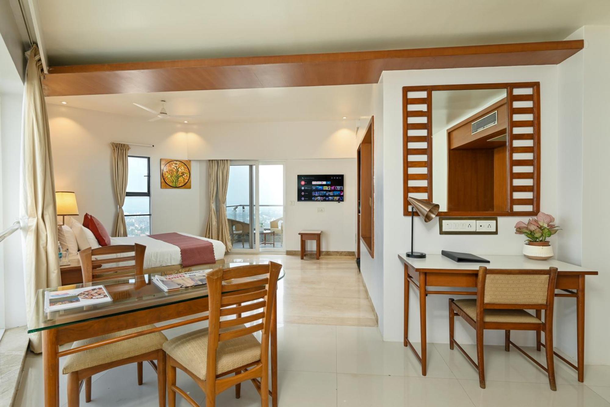 Maharaja Regency Hotel Satara Ngoại thất bức ảnh