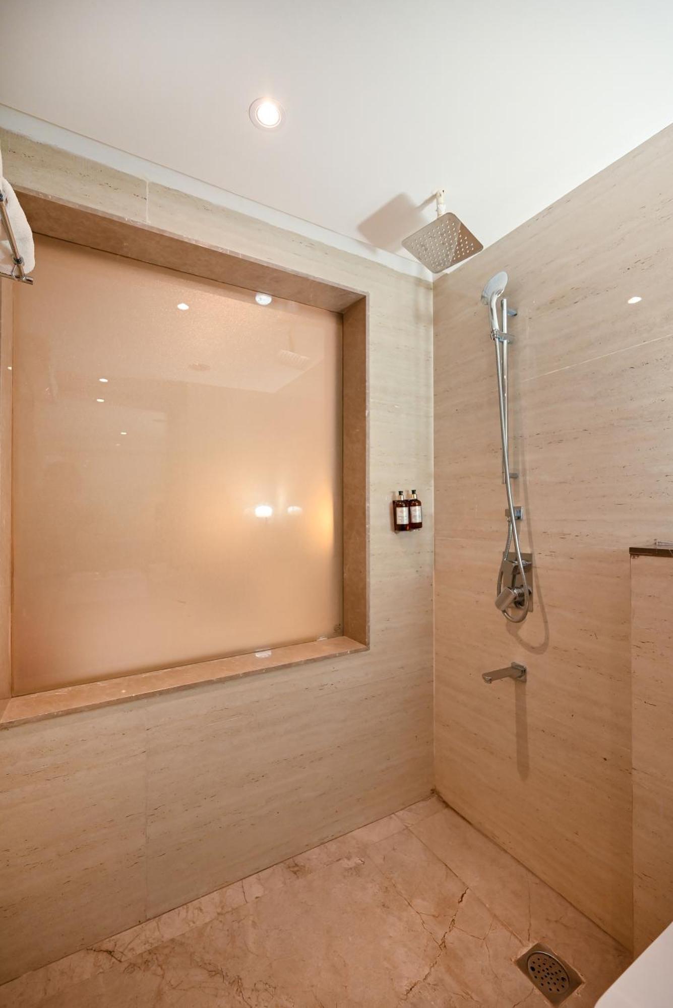 Maharaja Regency Hotel Satara Ngoại thất bức ảnh