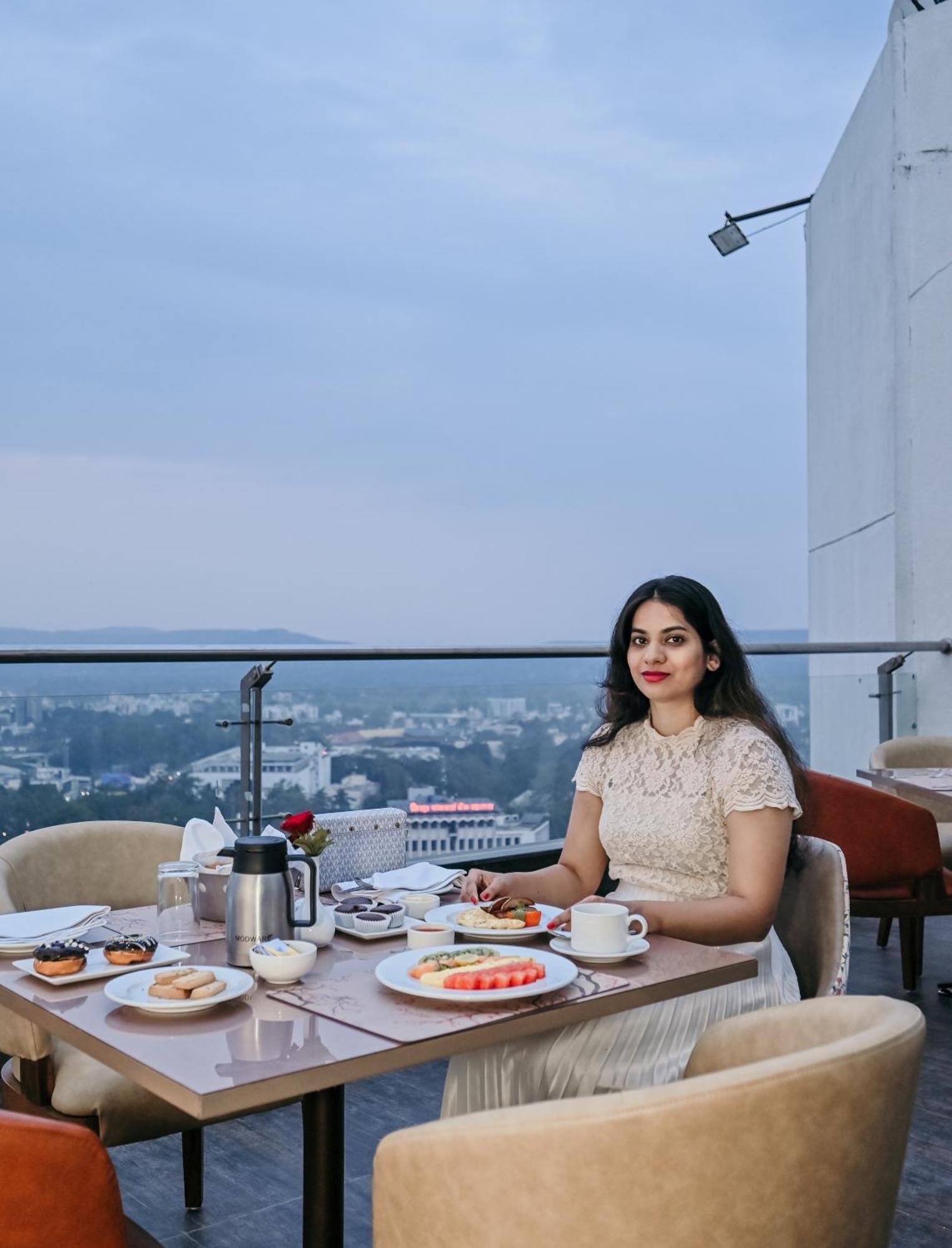 Maharaja Regency Hotel Satara Ngoại thất bức ảnh