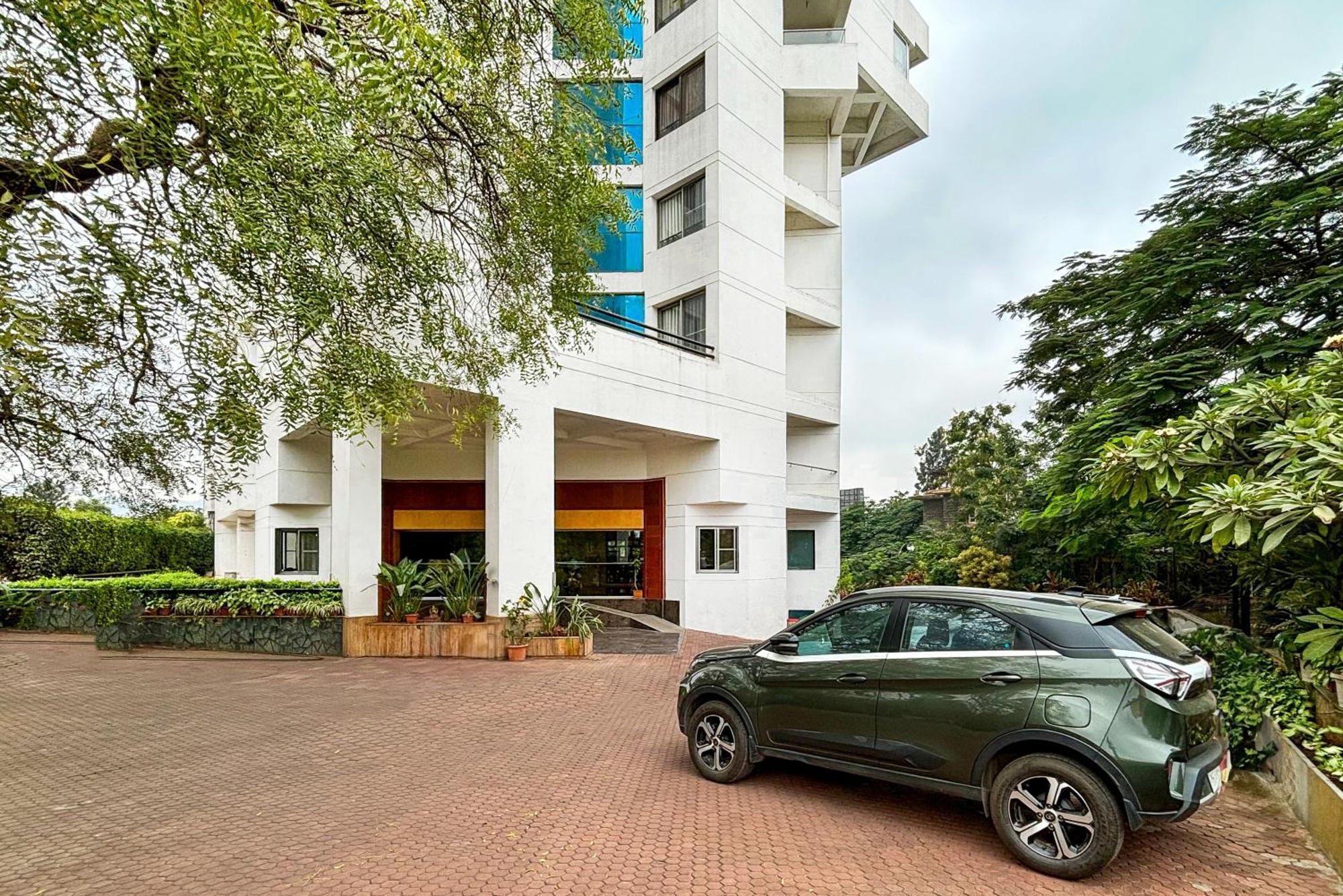 Maharaja Regency Hotel Satara Ngoại thất bức ảnh