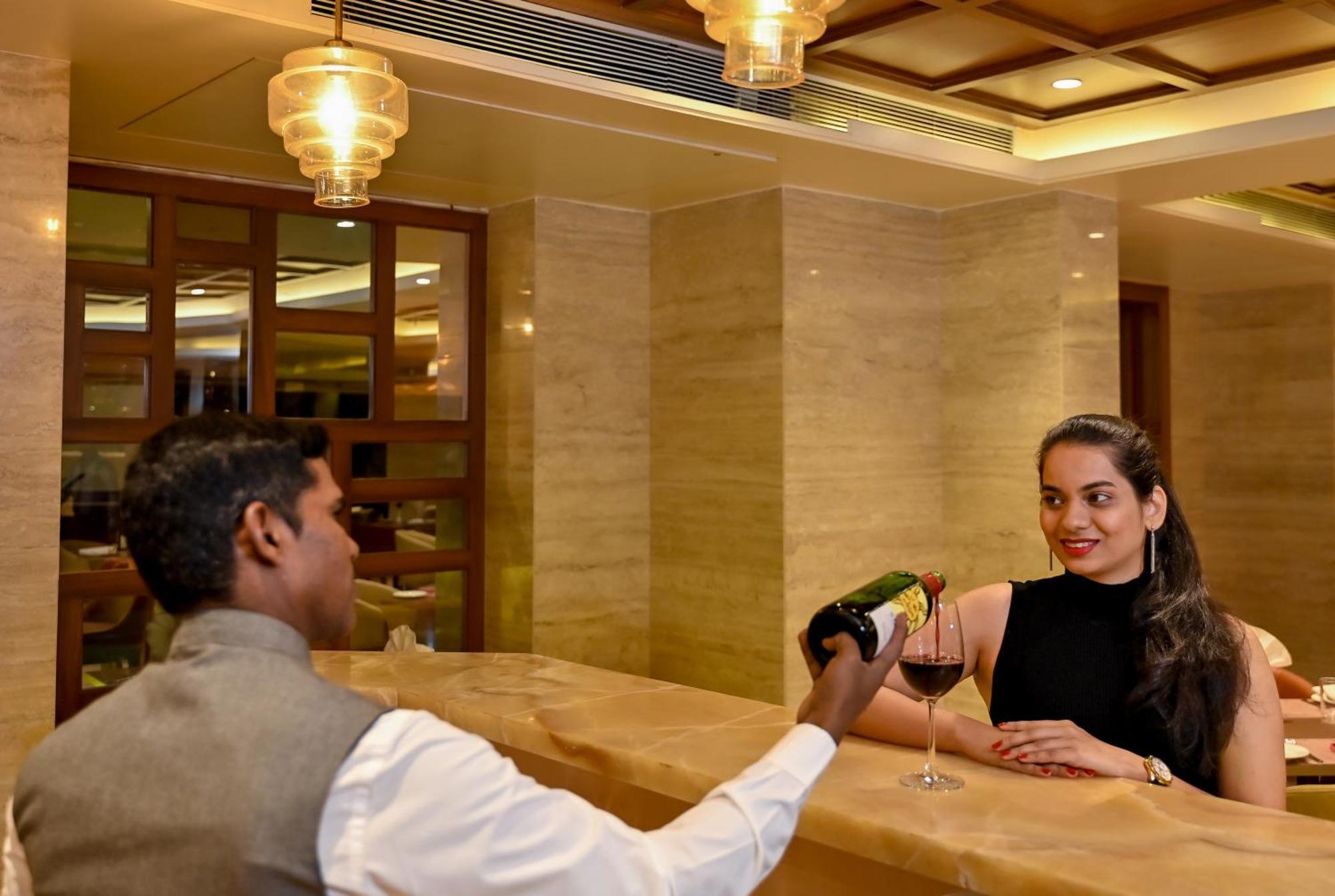 Maharaja Regency Hotel Satara Ngoại thất bức ảnh