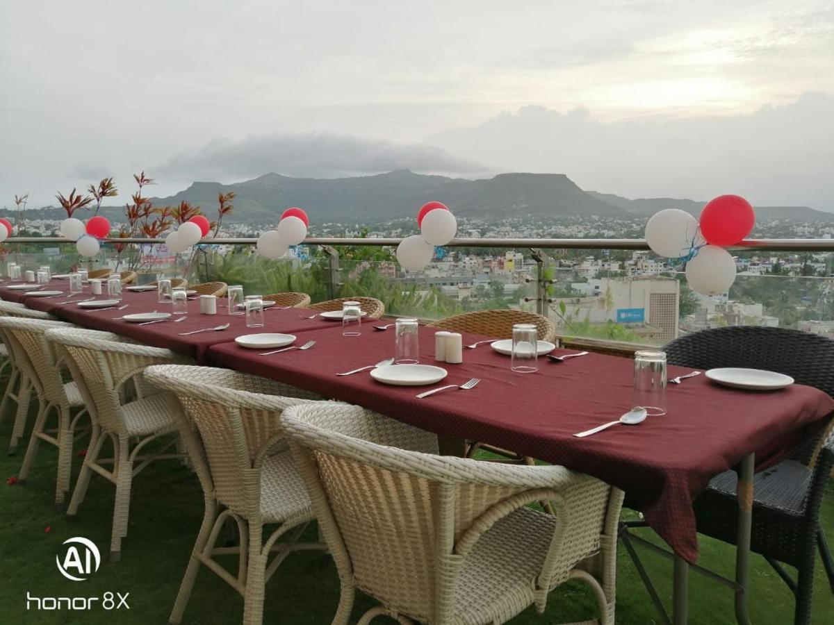 Maharaja Regency Hotel Satara Ngoại thất bức ảnh