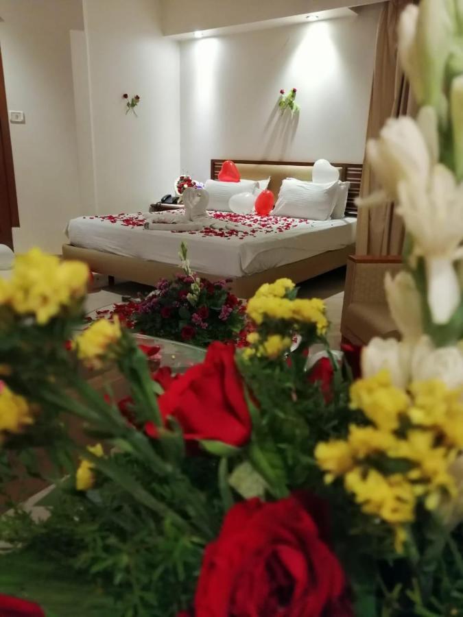 Maharaja Regency Hotel Satara Ngoại thất bức ảnh